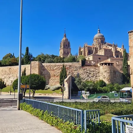 Piso Completo Centrico Y En El Casco Antiguo De 아파트