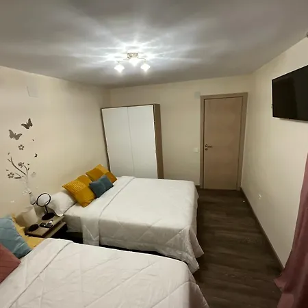 Apartment Piso Completo Centrico Y Habitaciones En El Casco Antiguo De Salamanca *